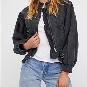 Free People Poet Jacket Oversized Styling, Puff Shoulders. Zip up